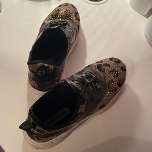 Sparkly Cheetah print shoes. Steve Madden size 4